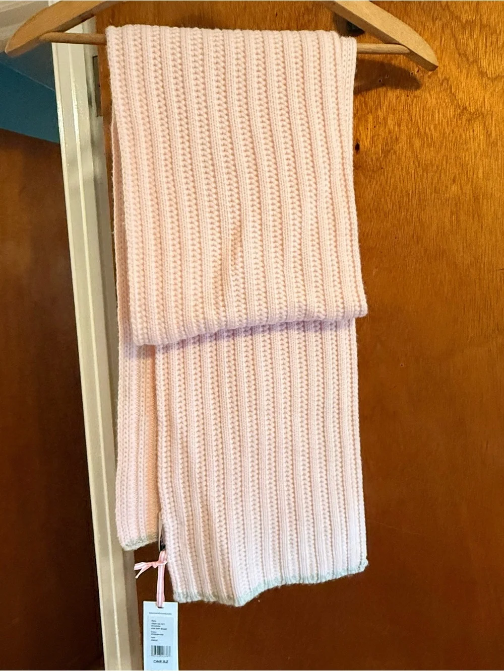 Vineyard Vines Light Pink with gray trim, knit winter scarf! $118 retail